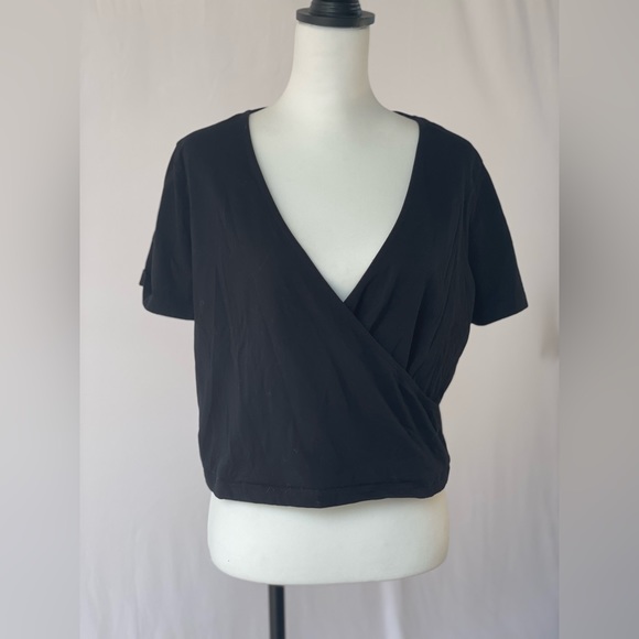 ASOS Black Crop Top, Faux Wraparound, size 18 - Picture 3 of 4